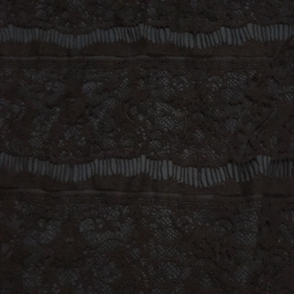 Lace and dark blue shirt - Picture 2 of 4